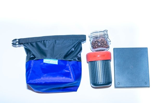 コーヒーバッグとしての使用例。タイムモアスケールがぴったり入る底面積